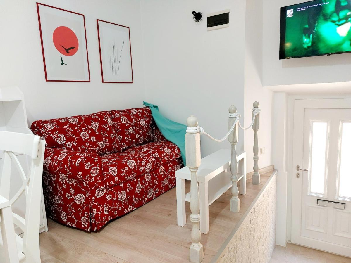Sha La La - Charming, Unique Studio In A Historic Building Next To A Castle, Wifi, Smart Tv, Washer-Dryer Bakar Bagian luar foto