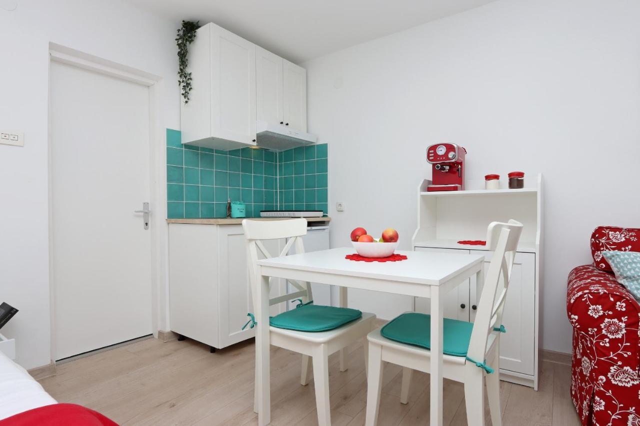 Sha La La - Charming, Unique Studio In A Historic Building Next To A Castle, Wifi, Smart Tv, Washer-Dryer Bakar Bagian luar foto