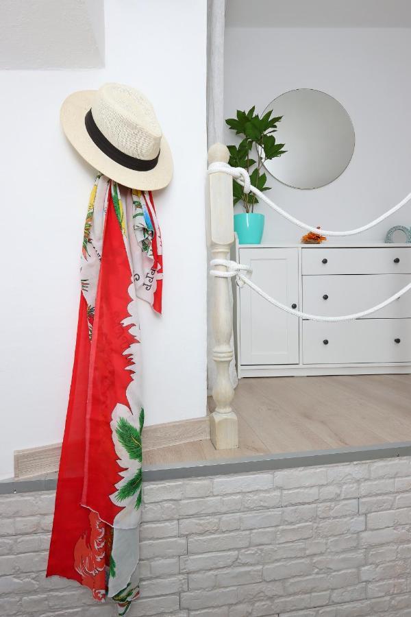 Sha La La - Charming, Unique Studio In A Historic Building Next To A Castle, Wifi, Smart Tv, Washer-Dryer Bakar Bagian luar foto
