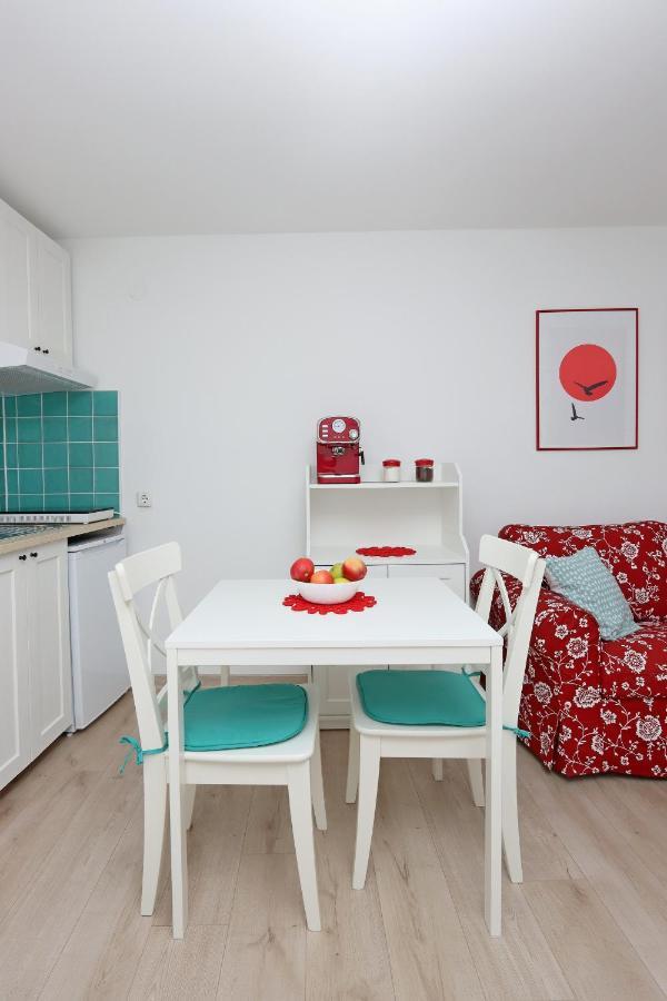 Sha La La - Charming, Unique Studio In A Historic Building Next To A Castle, Wifi, Smart Tv, Washer-Dryer Bakar Bagian luar foto