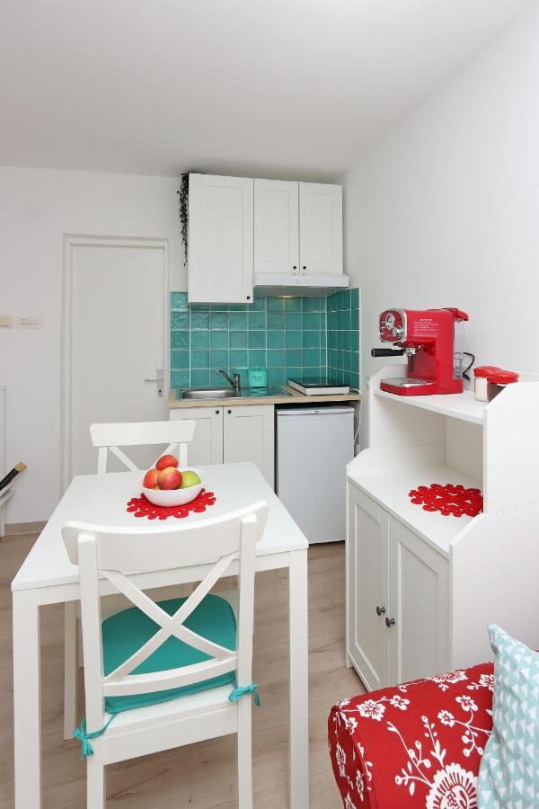Sha La La - Charming, Unique Studio In A Historic Building Next To A Castle, Wifi, Smart Tv, Washer-Dryer Bakar Bagian luar foto